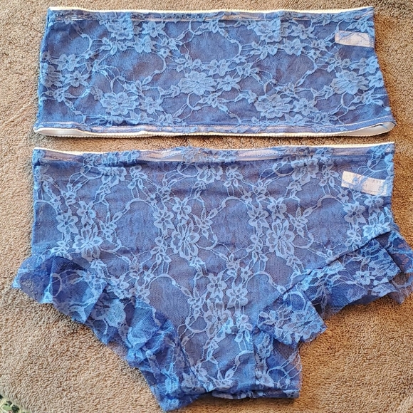 Colorful Other - Two peice blue lace lingerie set in XL